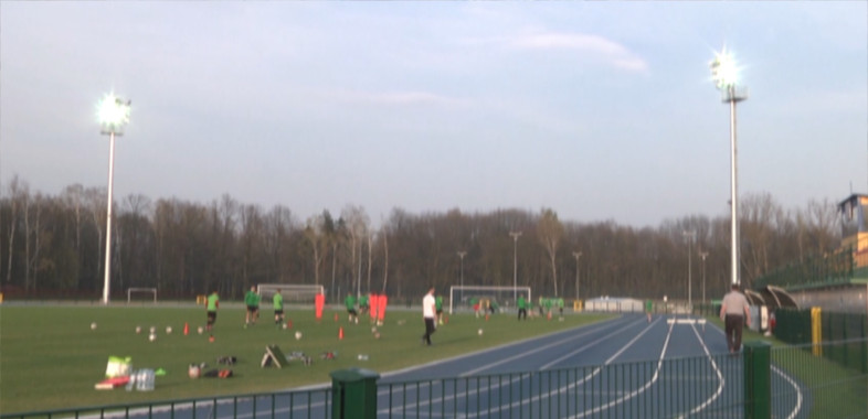 Próba oświetlenia na Sieradzkim stadionie