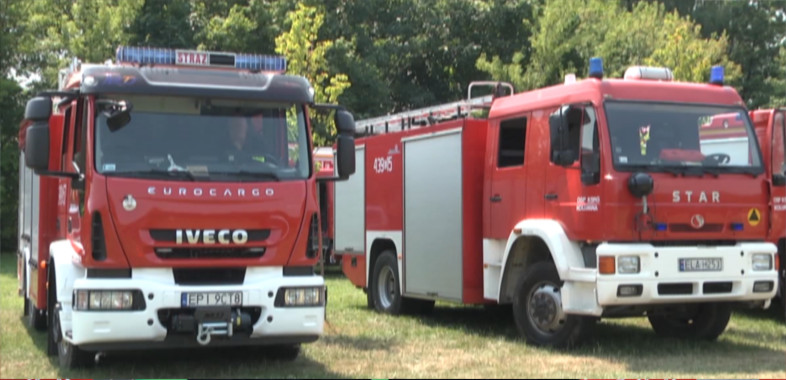 Ćwiczenia strażaków na zbiorniku Zajączek w Łasku