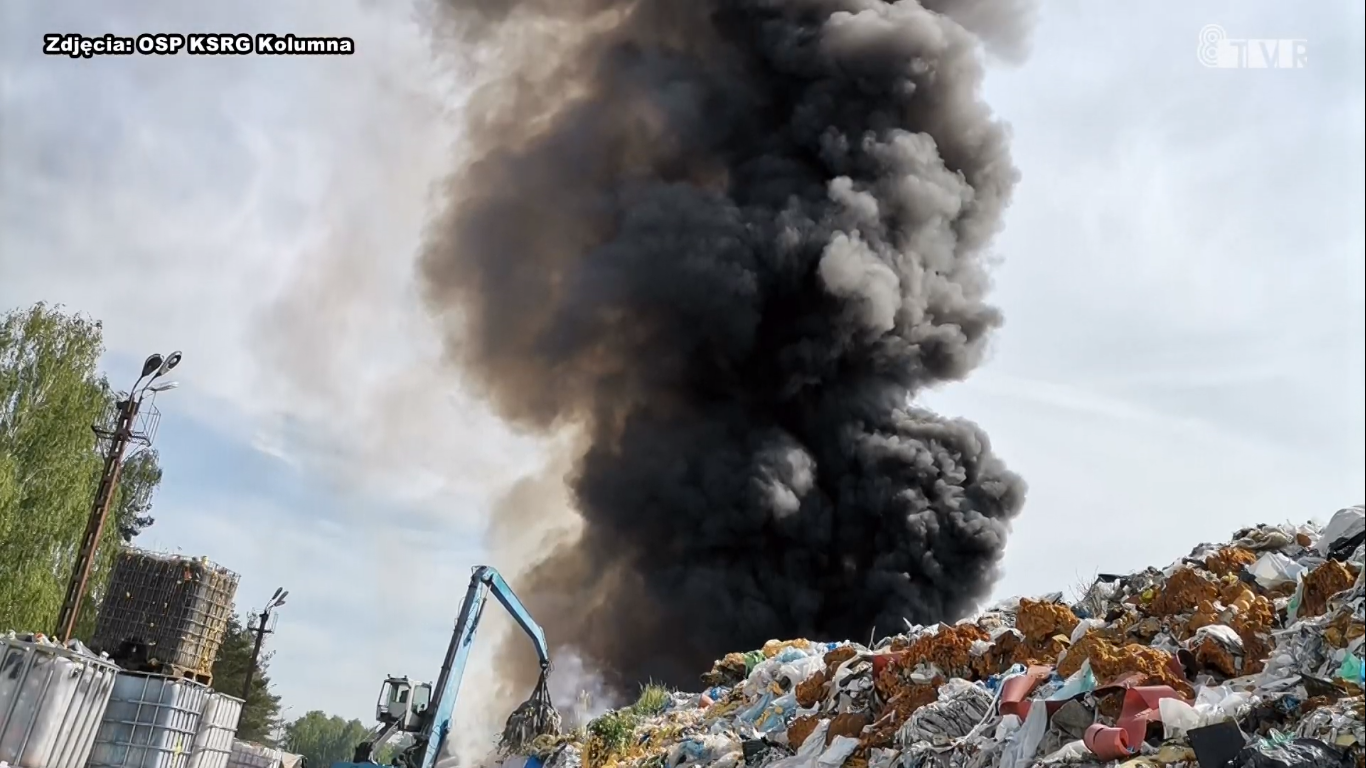 Pożar składowiska odpadów w Woli Łaskiej