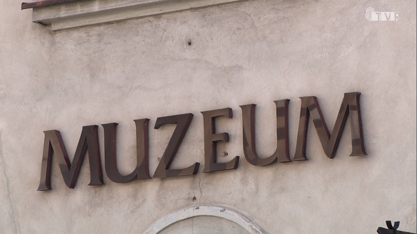 Sieradzki kufel i historyczne zdjęcie – muzeum prosi o pomoc