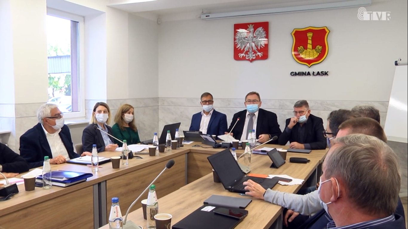 Sesja Rady Miejskiej w Łasku – wyniki kontroli w schronisku w Wojtyszkach