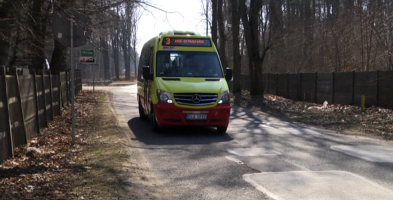 Pierwszy w Łasku kierowca płci żeńskiej za sterami autobusu.