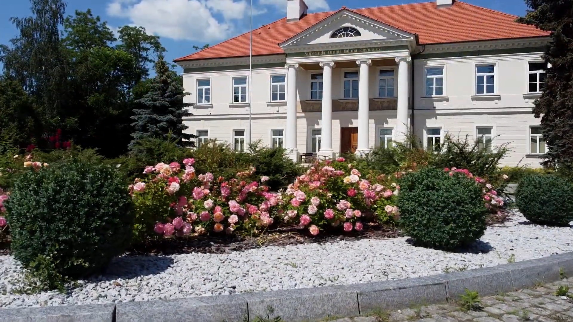 Zabytkowy Zespół Pałacowo-Parkowy w Starym Gostkowie