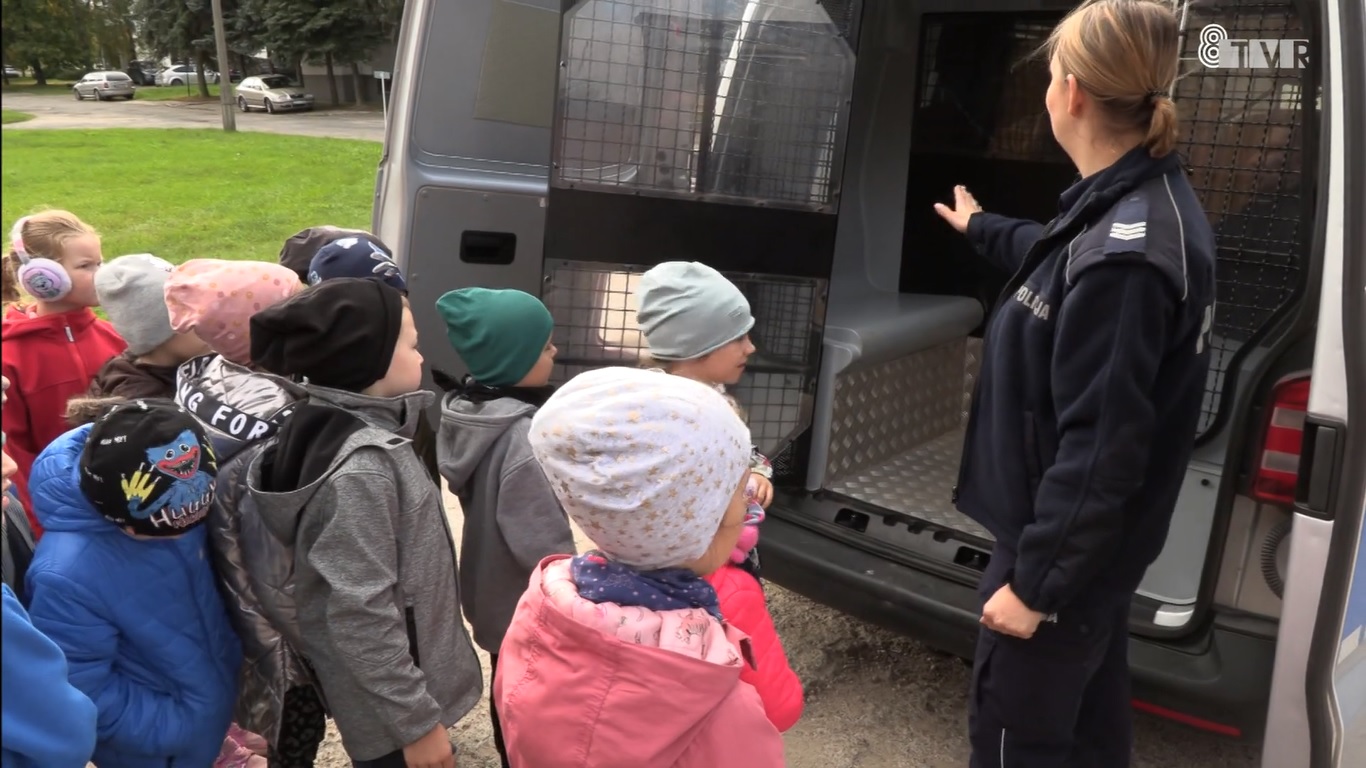 Wizyta przedszkolaków u sieradzkich policjantów