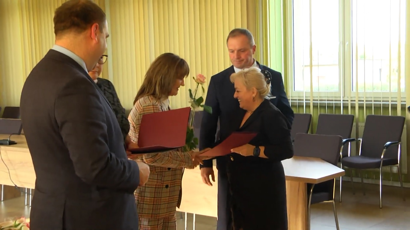 Nauczyciele z powiatu łaskiego nagrodzeni