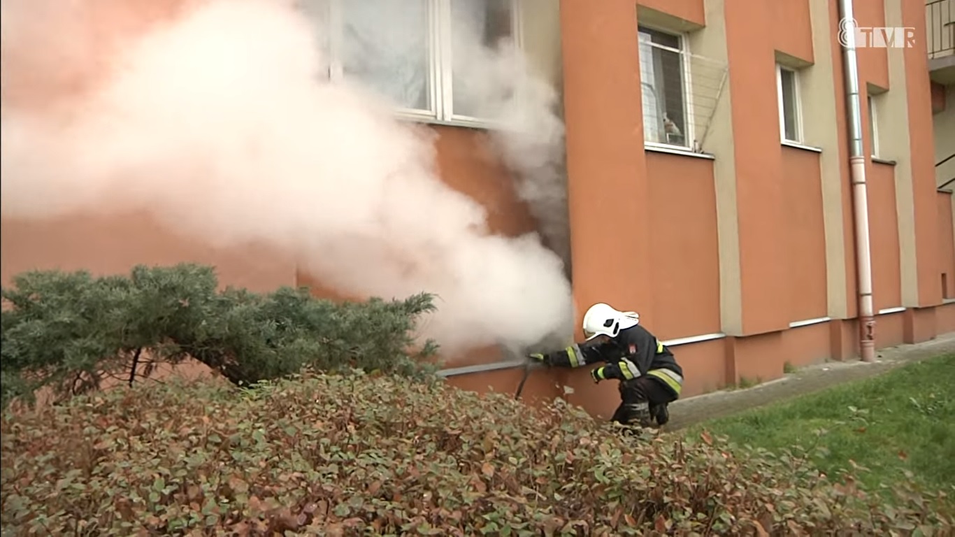 Pożar piwnicy w bloku przy ul. Krakowskie Przedmieście w Sieradzu