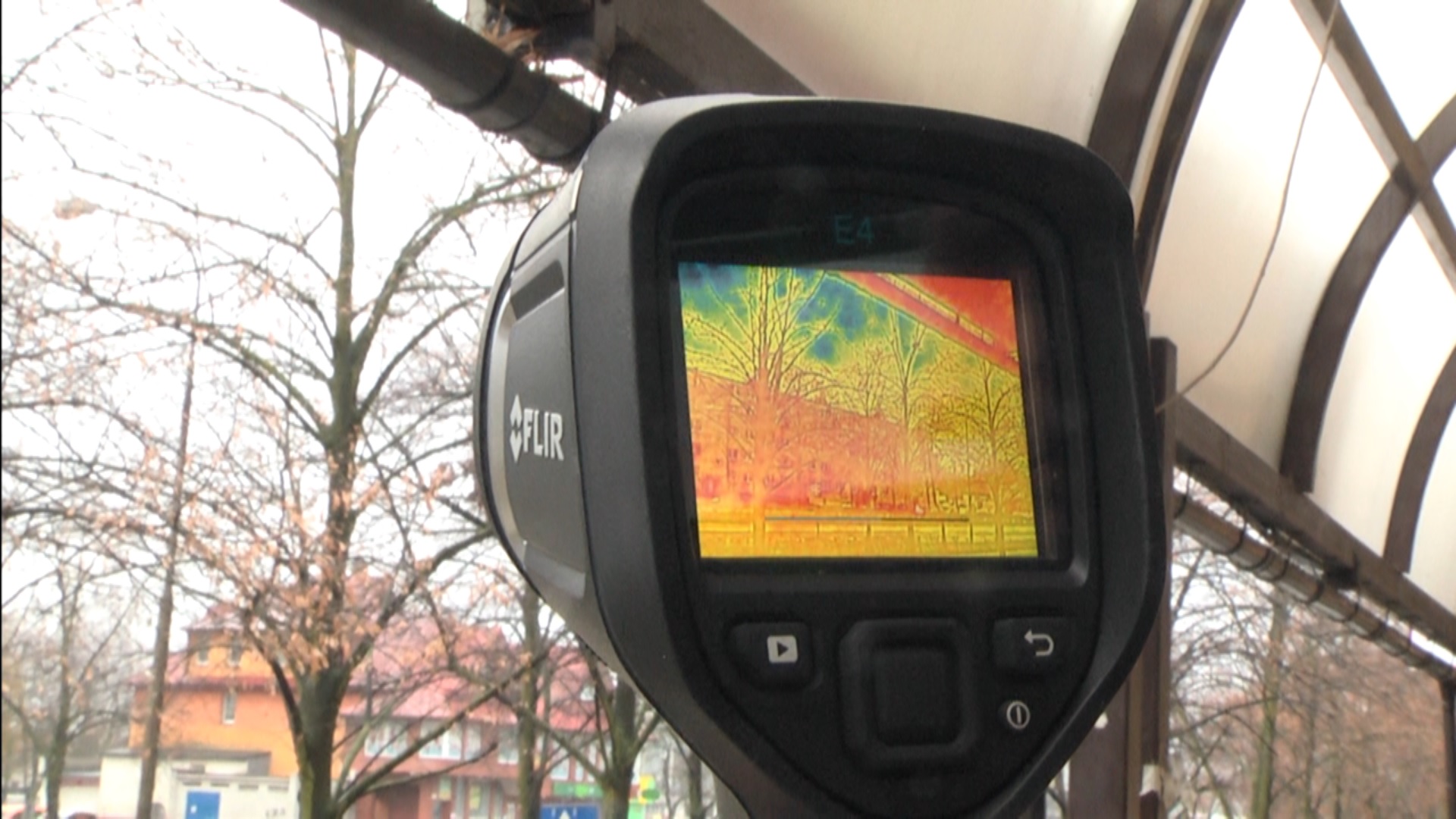 Kamera termowizyjna i Sieradzki Alarm Smogowy pomogą sprawdzić docieplenie domów