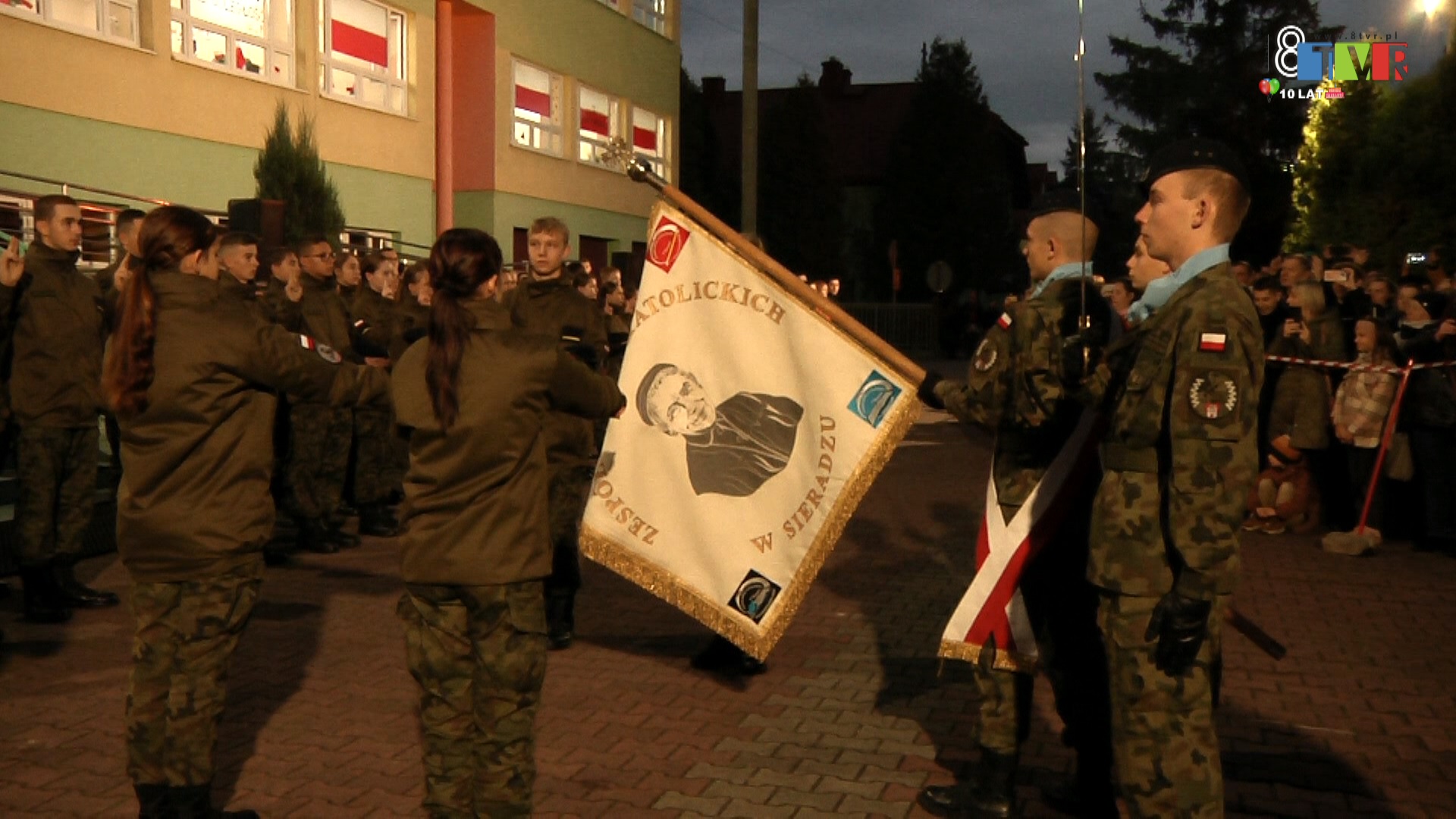 „Ognisko patriotyzmu” i ślubowanie klas pierwszych w Zespole Szkół Katolickich